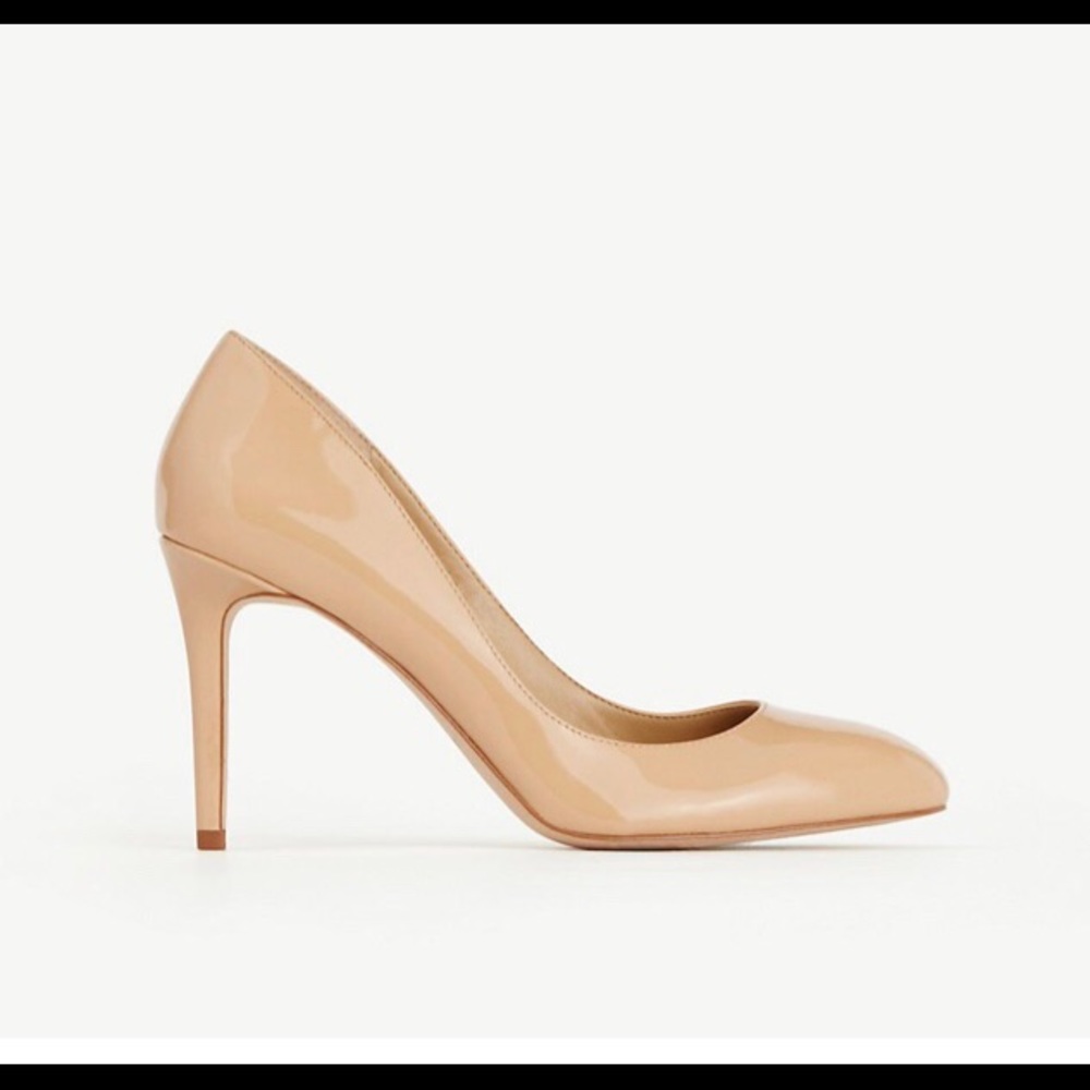 Ann Taylor Skyler patent round toe pump